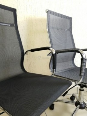 Кресло Barneo K-111H для персонала (черная сетка) в Лысьве - lysva.mebel-74.com | фото